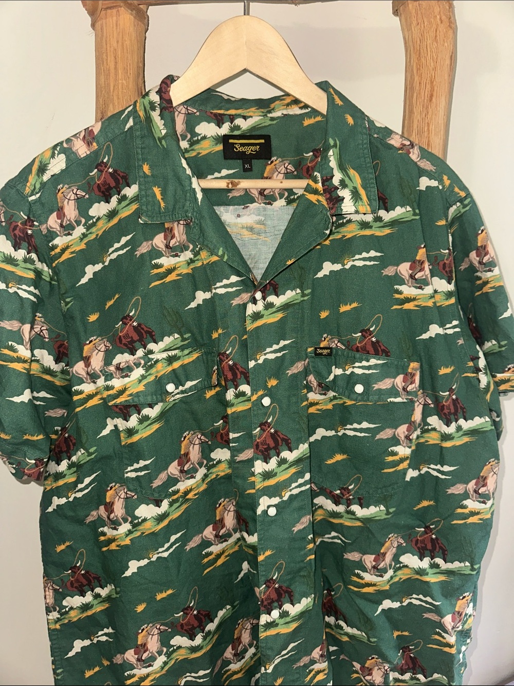 NWOT Seager Cowboy Button Down Camp Shirt